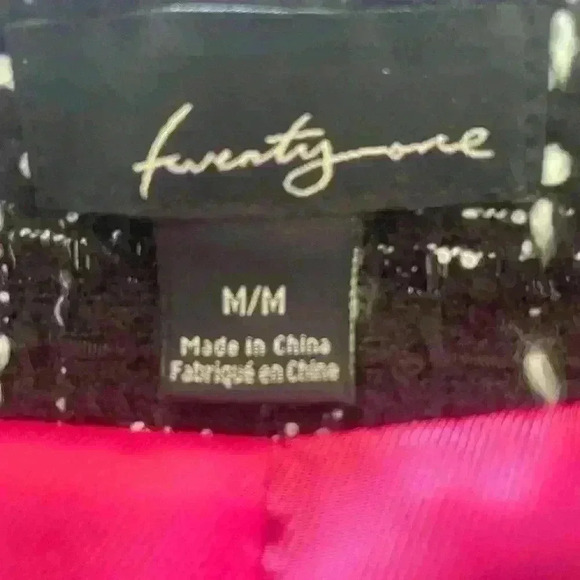 TWENTYONE Size Medium Cute Coco Channel look. Crop Jacket - Picture 6 of 10